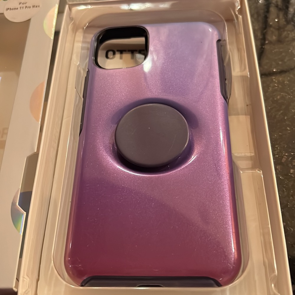 Otter + Pop Socket Clear Case For Ipone 11 Promax… - image 2